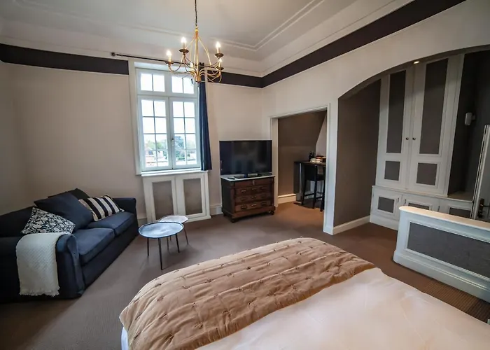 Maison Renard Bed & Breakfast 4*