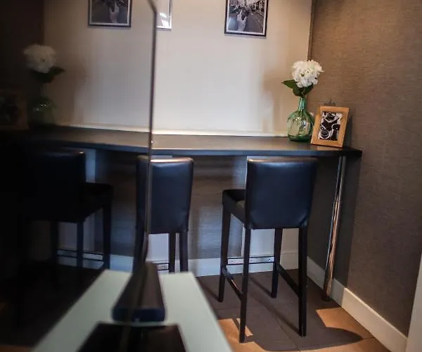 Maison Renard Bed & Breakfast 4*